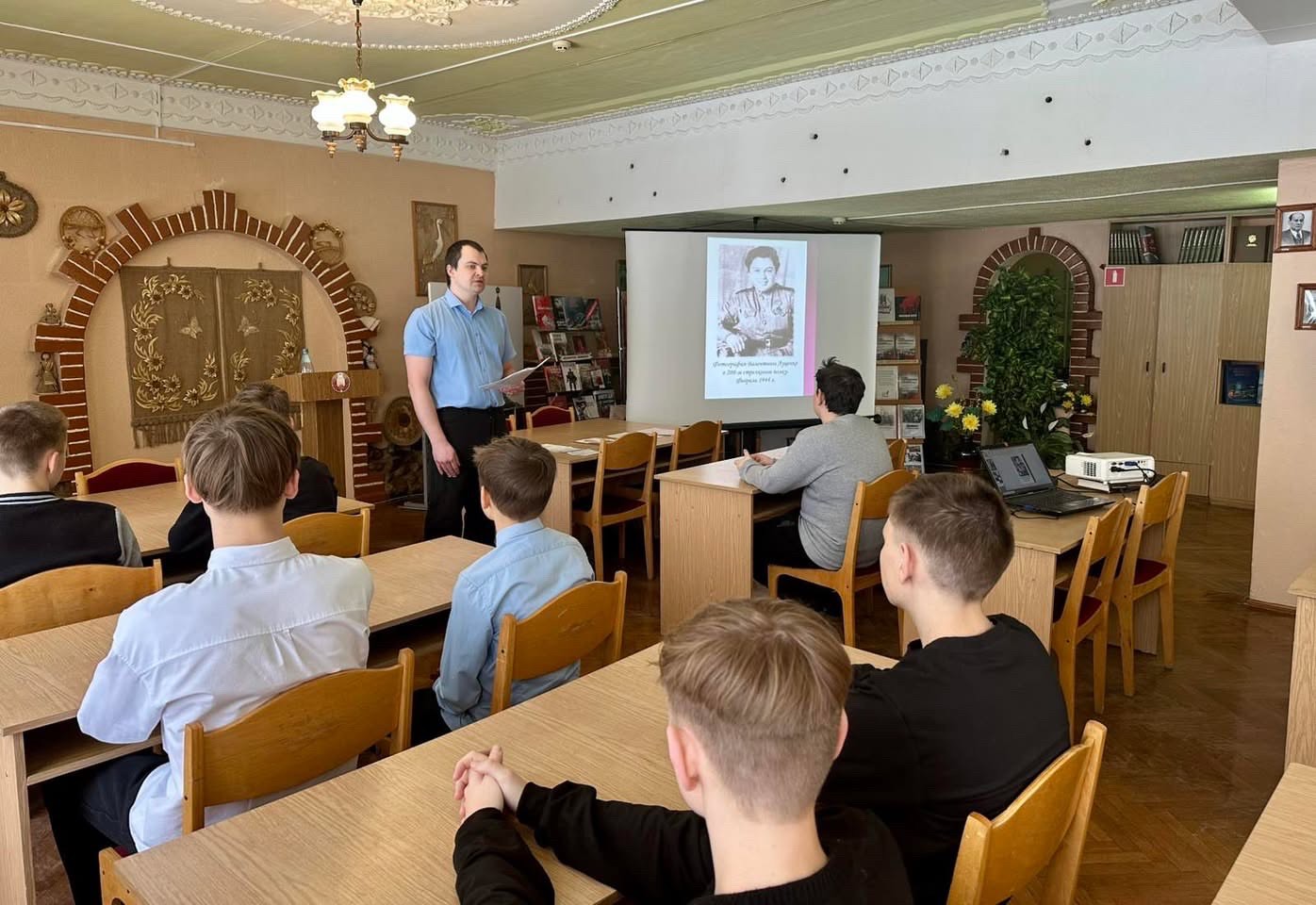 Архивы – школе. В Речице провели познавательный школьный урок 