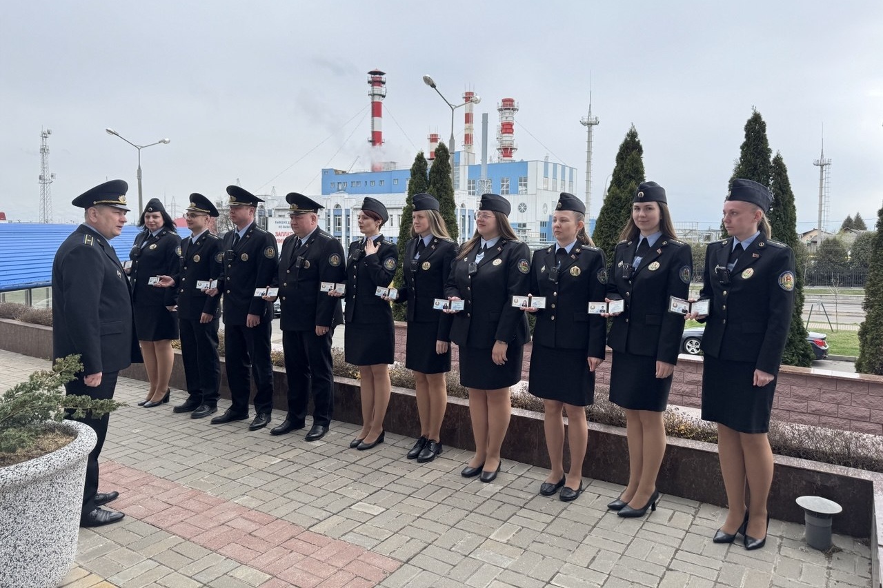 Сотрудники службы принудительного исполнения Гомельщины переходят на летнюю форму одежды