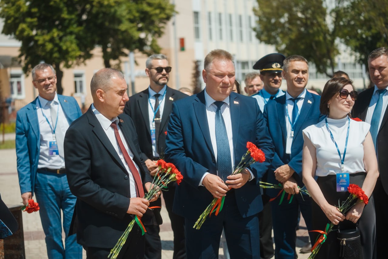 Фотофакт. Участники обучающего сбора по охране труда почтили память жертв геноцида