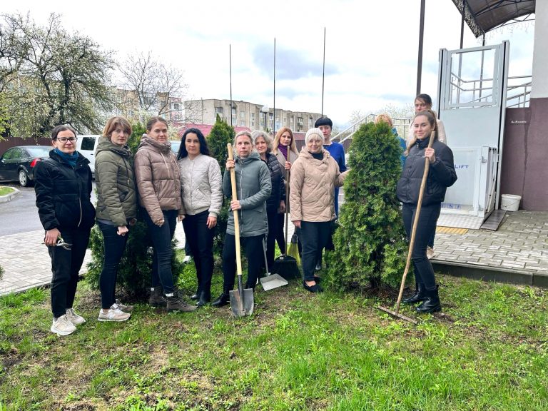 Республиканский субботник объединил коллективы органов юстиции в совместном труде