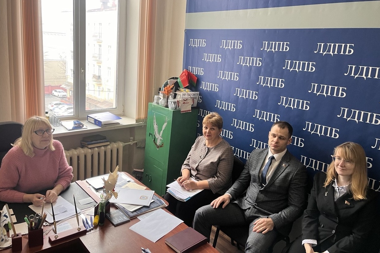 Вопросы взаимодействия с организационными структурами политических партий 