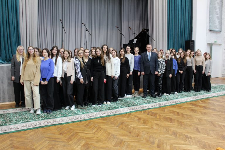 ШАГ: разговор с молодежью об общественной жизни