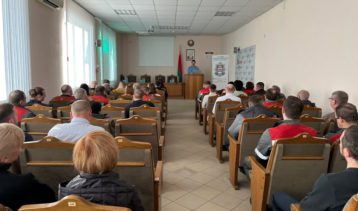 Кинолекторий ко Дню Конституции провели для речицких нефтяников