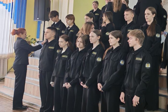 Будущие служители Фемиды: в Калинковичах состоялось посвящение в юные юристы